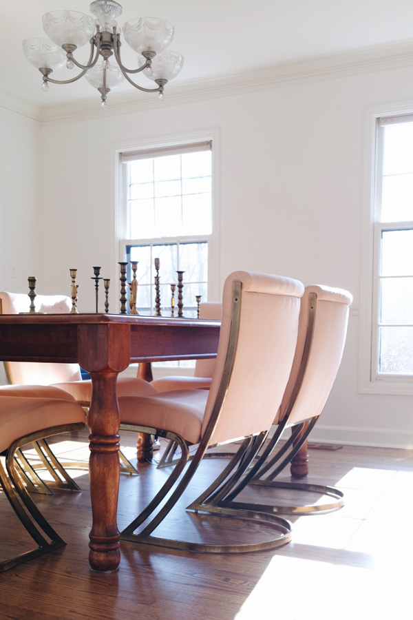 Hollywood Regency meets Farmhouse Dining Room Interior Design - Mixing vintage with new.
