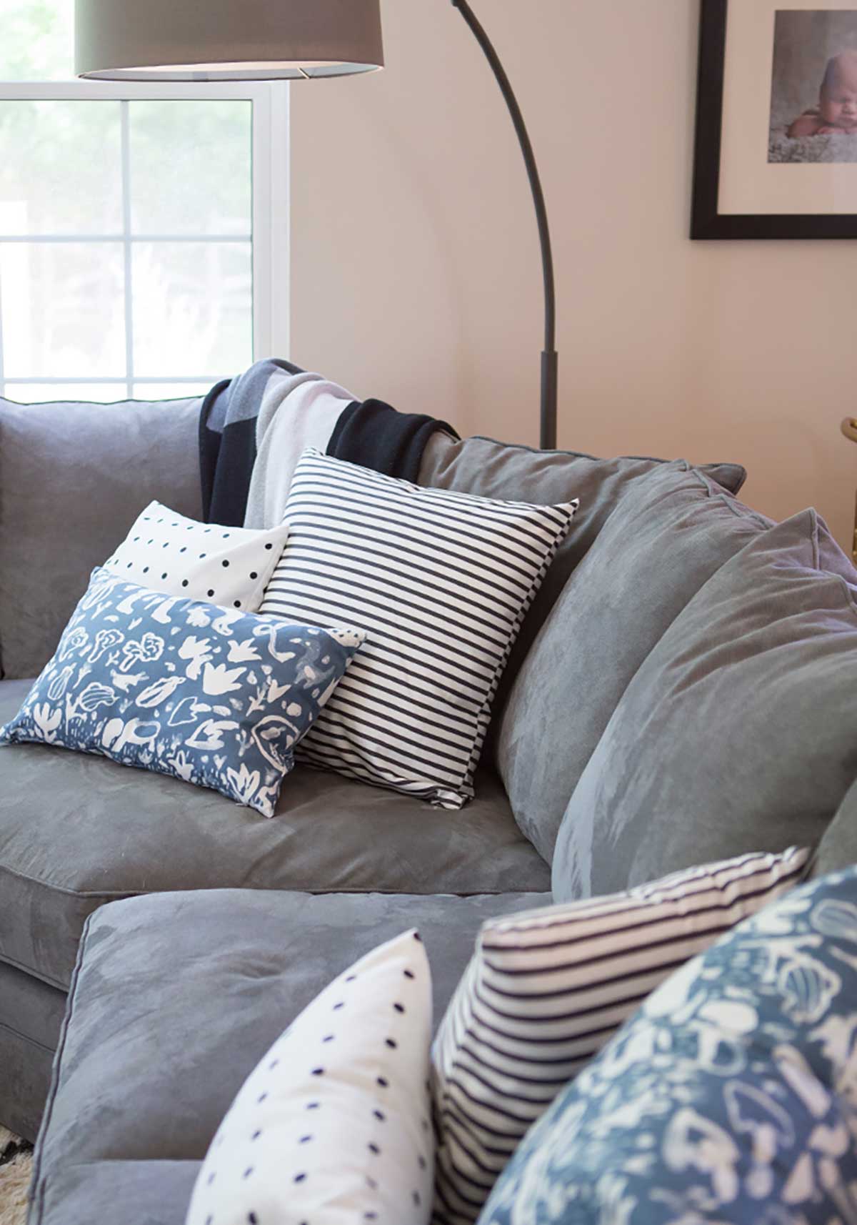 Pillow Styling - mixing and matching patterns that work in my living room