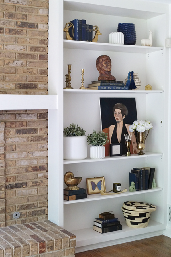 Blogger Stylin Home Tour - Summer Edition - how to style your shelves and built-ins