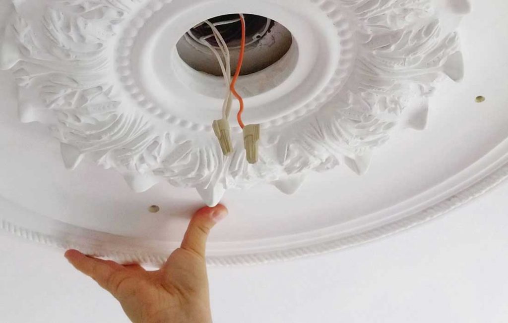 how to install caulking ceiling medallions