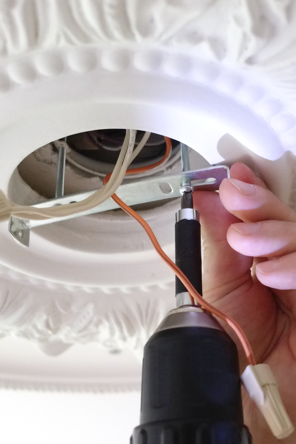 How To Install A Ceiling Medallion And Lighting Diy