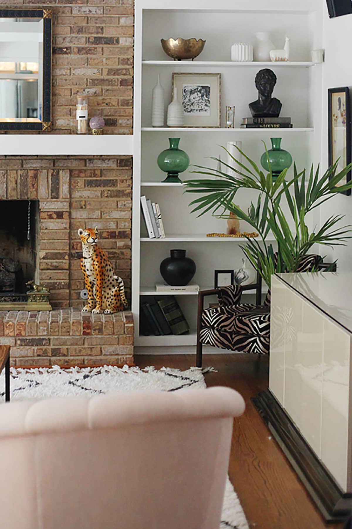 No Makeup Home Tour hosted by House of Hipsters — what a blogger's home looks like in real life.