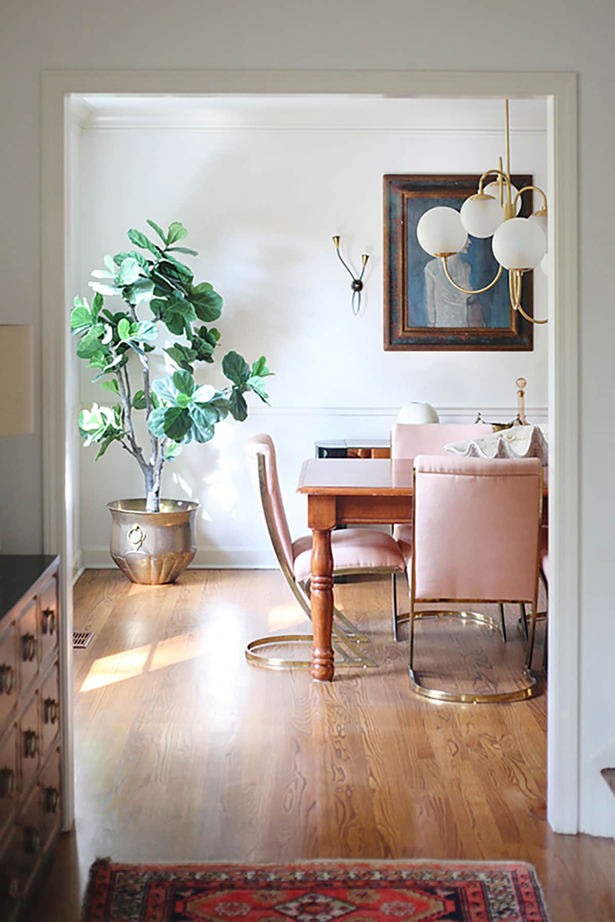 No Makeup Home Tour hosted by House of Hipsters — what a blogger's home looks like in real life.