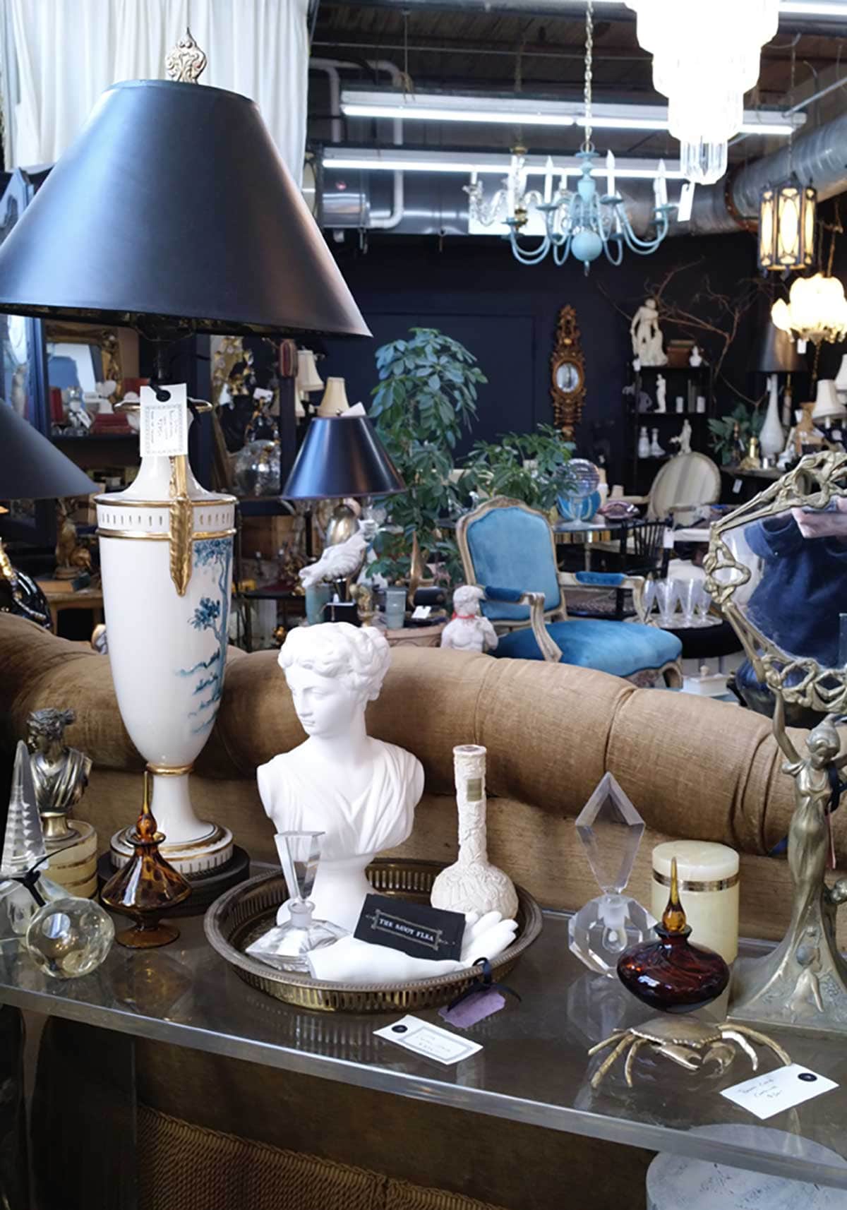 Guide To Vintage Shopping In Chicago