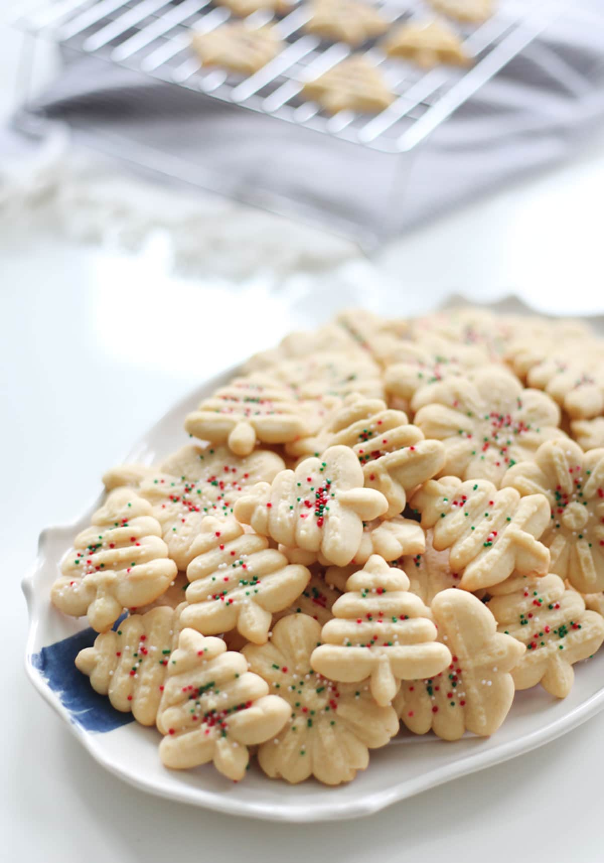 Cinnamon Spritz Cookies - JavaCupcake