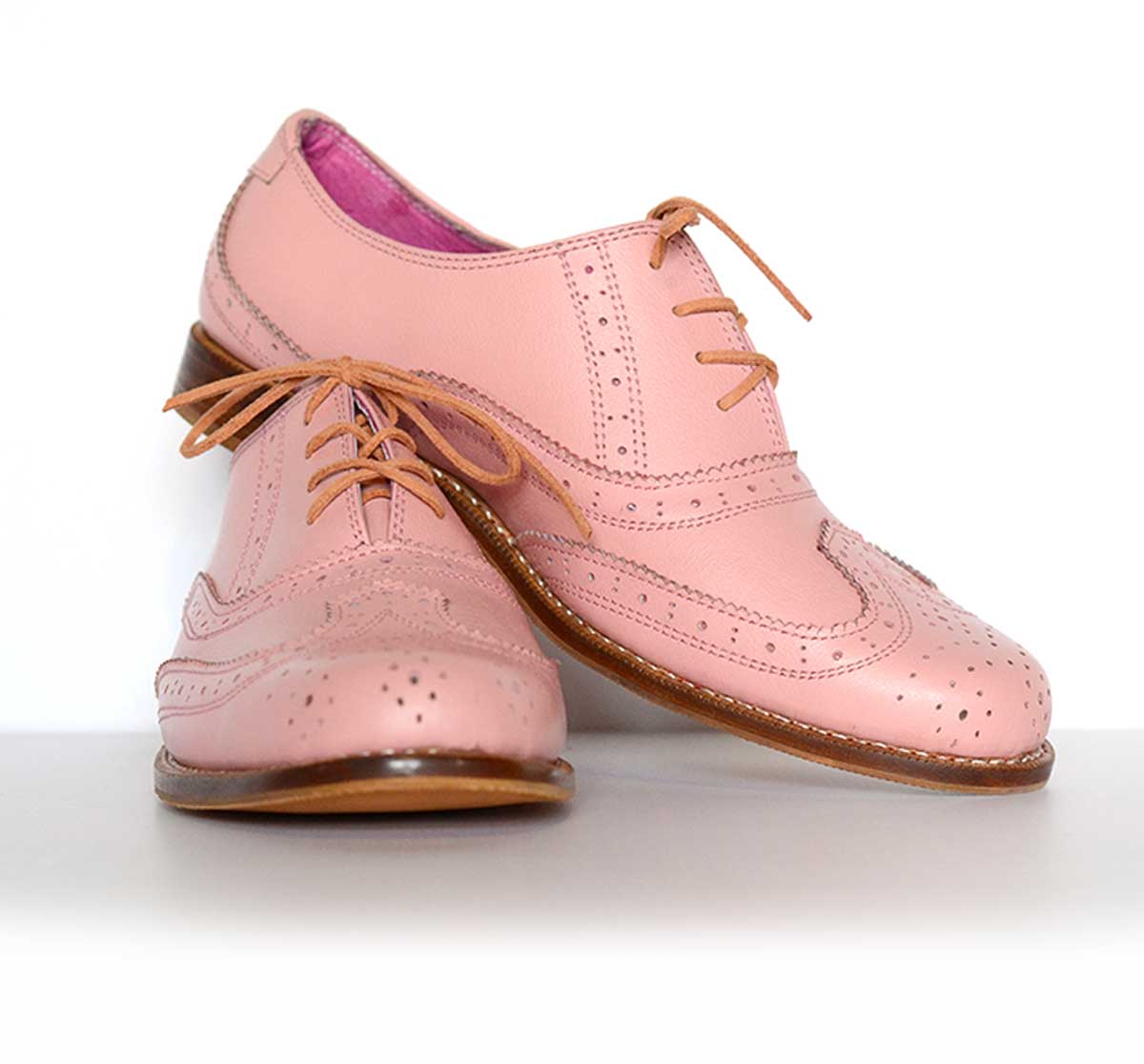 Leather pink oxford shoes handmade by Cristha Fuentes shoemaker artisan