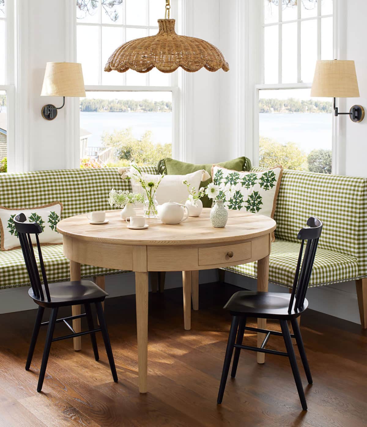 gorgeous banquette in the kitchen