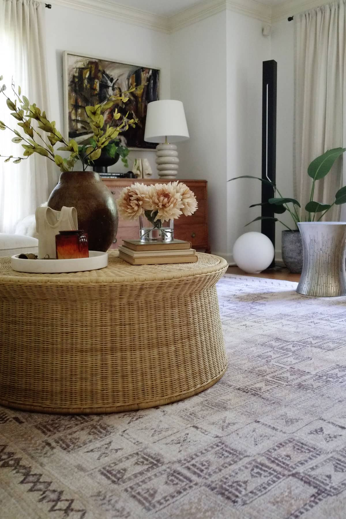 Round Woven Coffee Table Tray Design Ideas