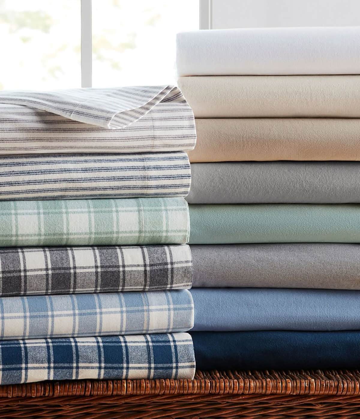 Cozy Flannel Sheets to keep you warm this winter - Buying sheets isn't easy because there's so many to choose from. I've rounded up the best sheets for hot sleepers, linen sheets, flannel, wrinkle free and more! 