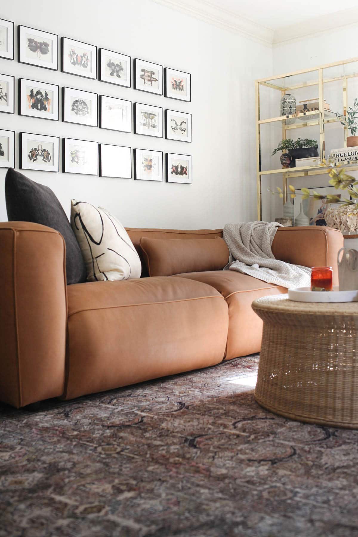 Determining the best size rug for your living room