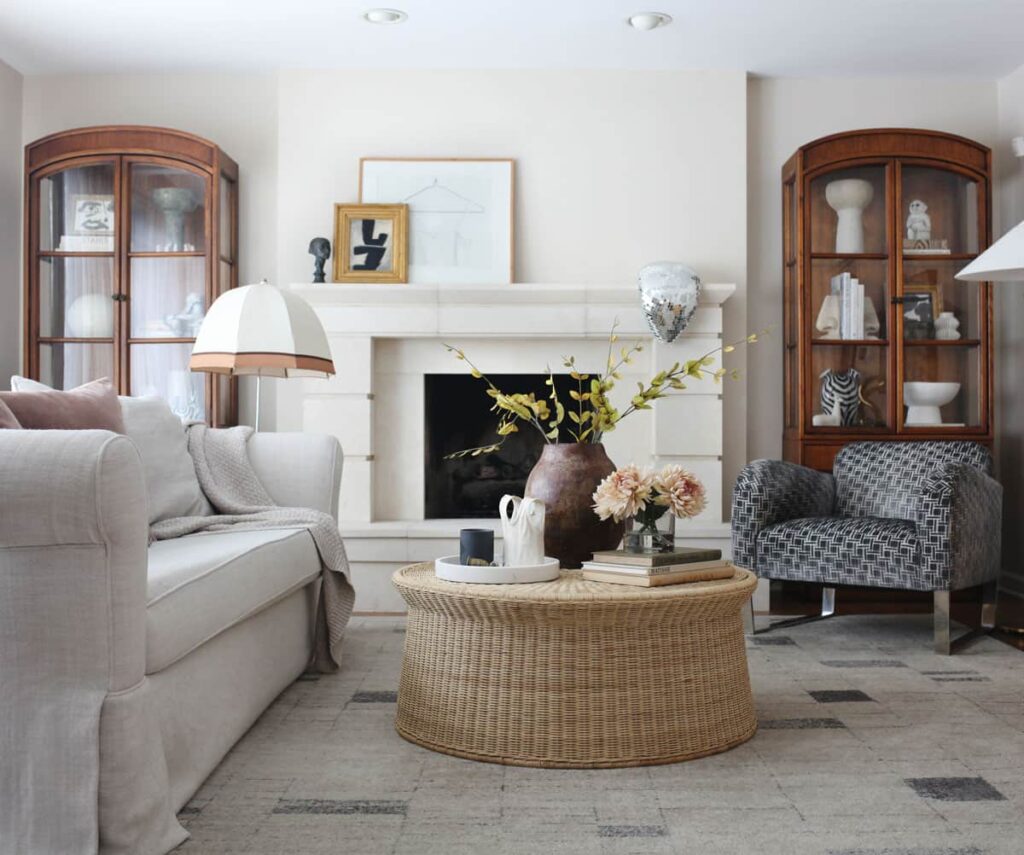 Mantel Decor Ideas -Style your fireplace mantel like a pro with these 5 simple design rules.