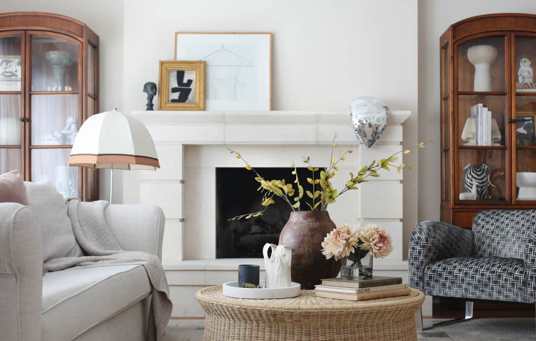 Mantel Decor Ideas -Style your fireplace mantel like a pro with these 5 simple design rules.